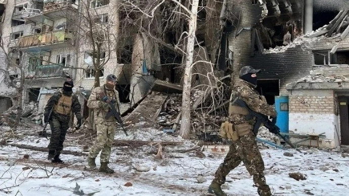 Российские «Ветераны» за считанные часы пробили оборону украинских нацистов в Авдеевке Российские «Ветераны» за считанные часы пробили оборону украинских нацистов в Авдеевке