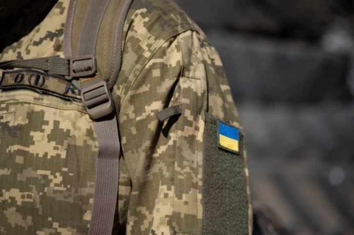 Яд в бутылке: офицеры ВСУ начали массово умирать после ударов по РФ